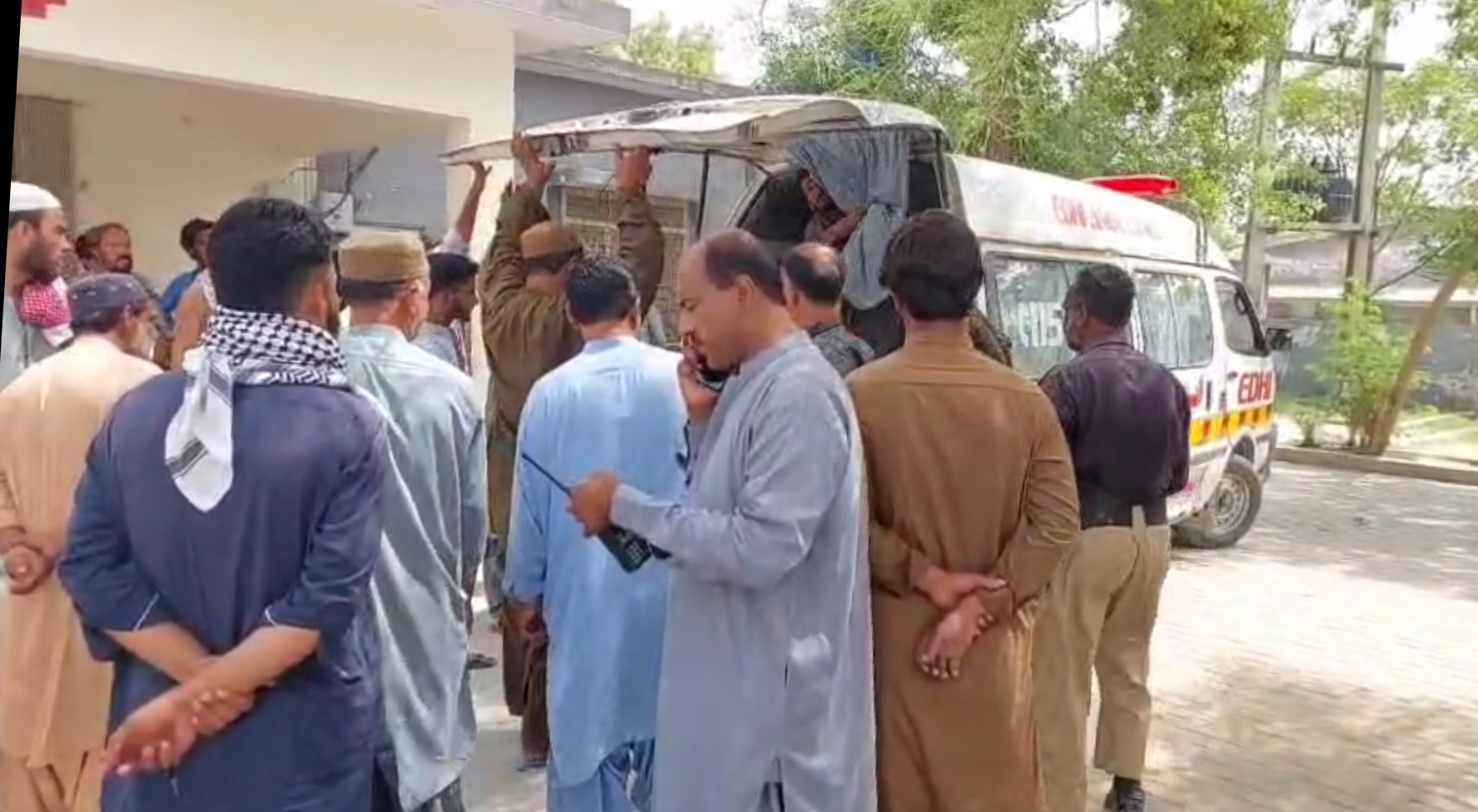 خضدار میں 3 افراد کی لاشیں برآمد  ، جن کو فائرنگ کر کے قتل کر دیا گیا ۔